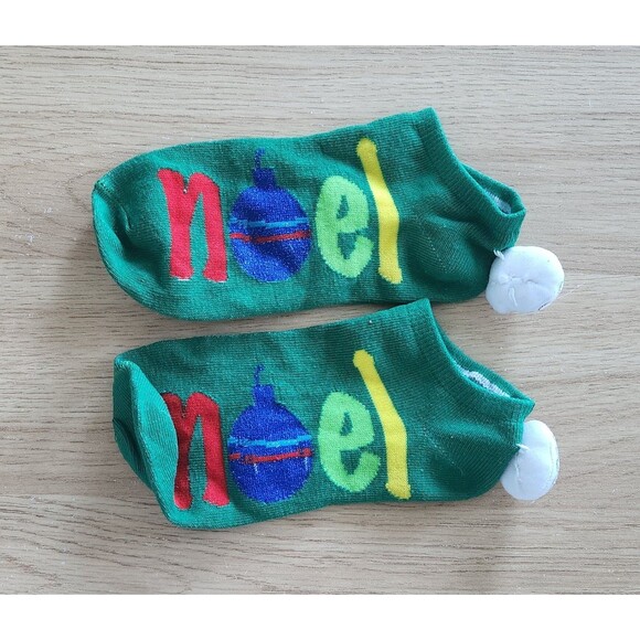Noel Christmas Ankle Socks with Santa Heel Dangle Accents - Picture 2 of 2